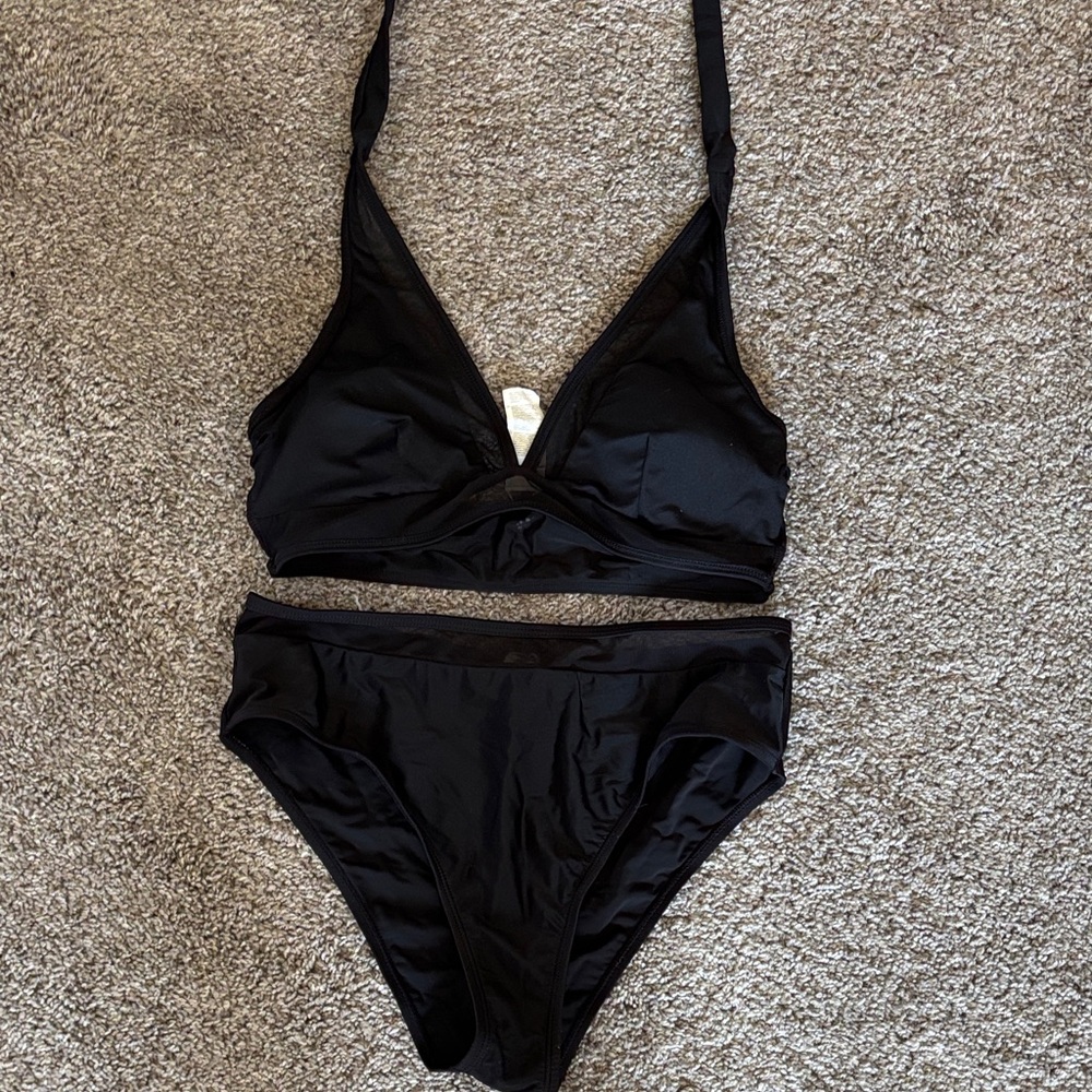 Black Two-Piece Bikini Set - Simple Triangle Top & High-Waist Bottoms mesh trim